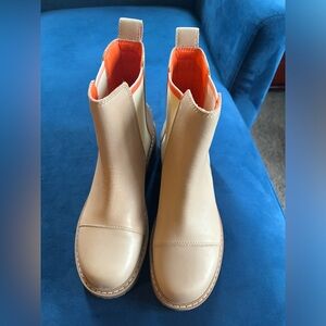 Brand New Sorel Chelsea Boots